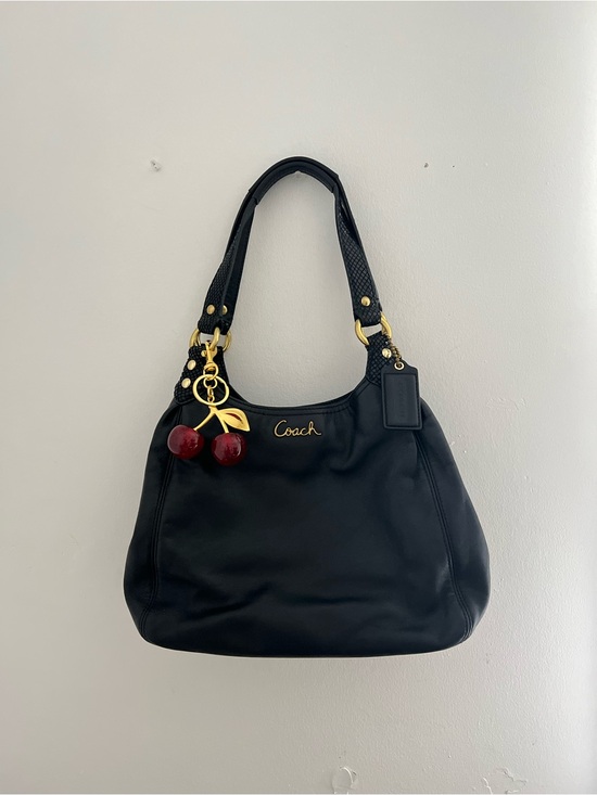 Coach Handbags - Coach Black Leather Tote